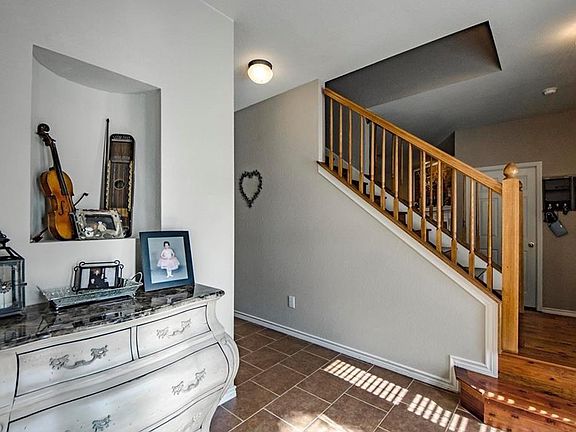 3rd image of 9367 Aristocrat Ln