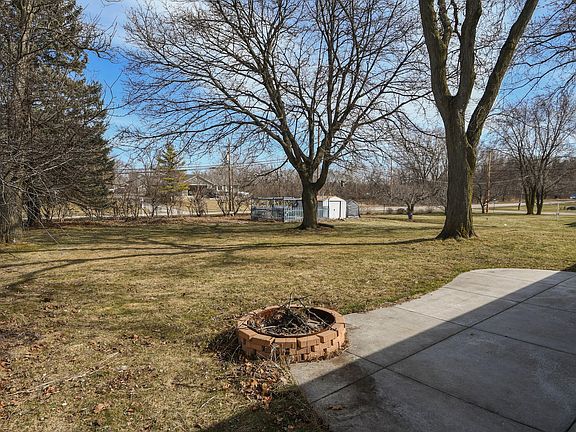 2nd image of 7064 N Parkview Dr