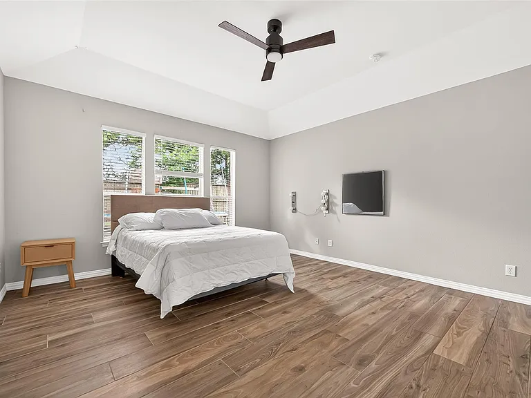 25507 Lyon Springs Ct — Photo 32