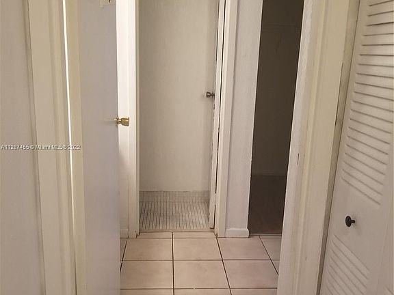 4th image of 4384 NW 9th Ave APT 20-1F