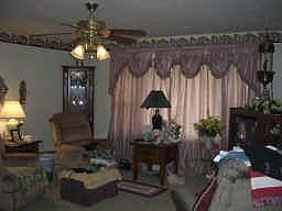 5th image of 4908 Monett St