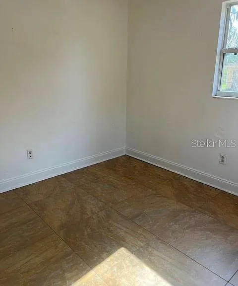 1227 SE 19th Ter — Photo 7