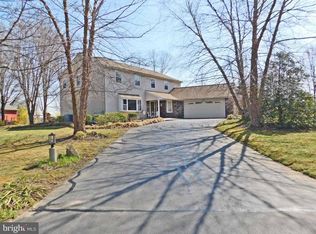 123 Signal Hill Rd, Holland, PA 18966