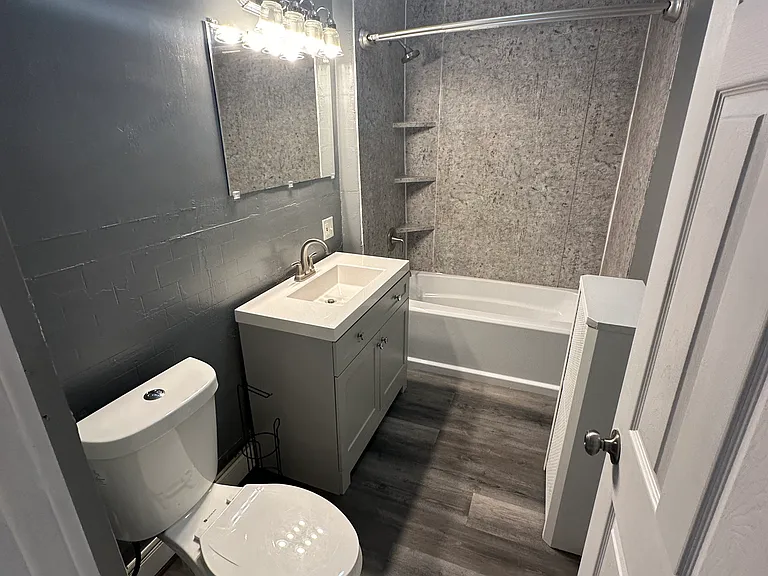 30-32 Sydney Ave — Photo 3