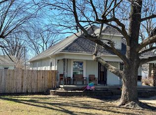 206 E Main St, Arma, KS 66712