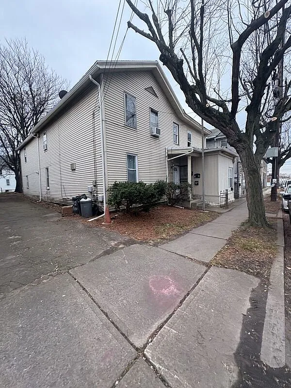 Building Photo - 848-850 Capouse Ave