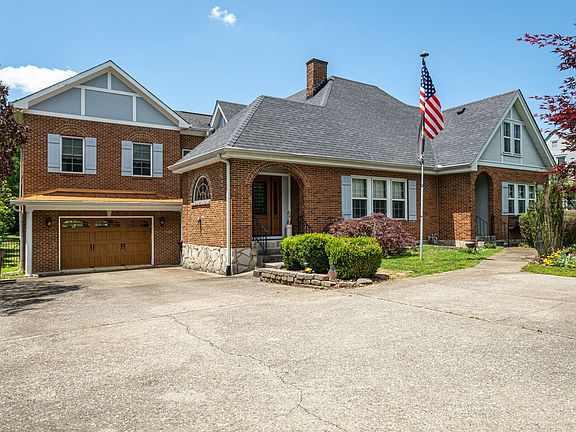 3rd image of 106 Fairway Dr