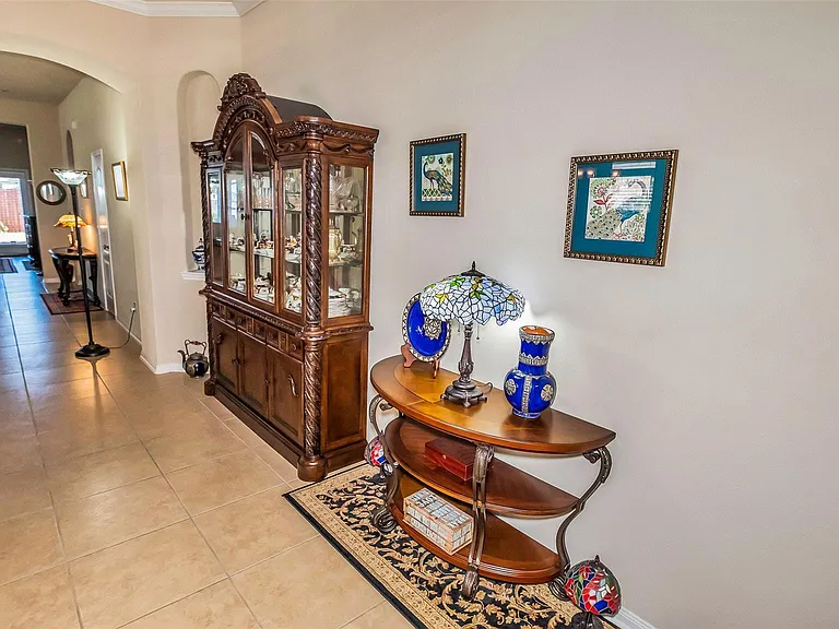 8807 Seguin Cove Ln — Photo 5