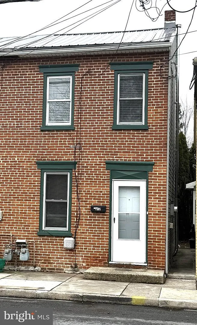 412 N West St photo 1