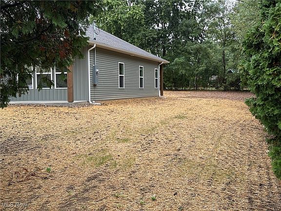 3rd image of 1131 Curtwood Dr