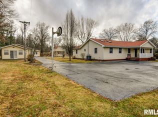 3602 Lincoln Trl, Taylorville, IL 62568