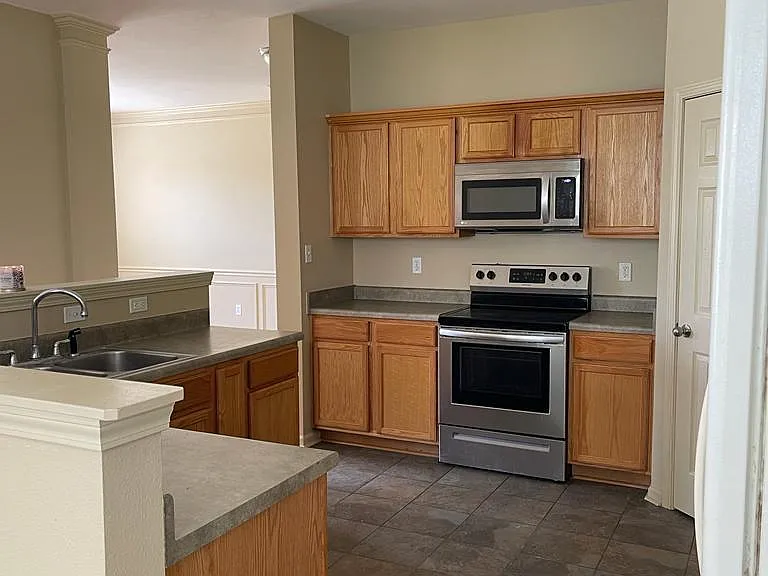 10037 Sandhill Ct — Photo 16