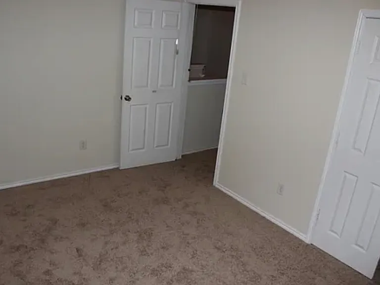 2115 Bigmouth Hook — Photo 12