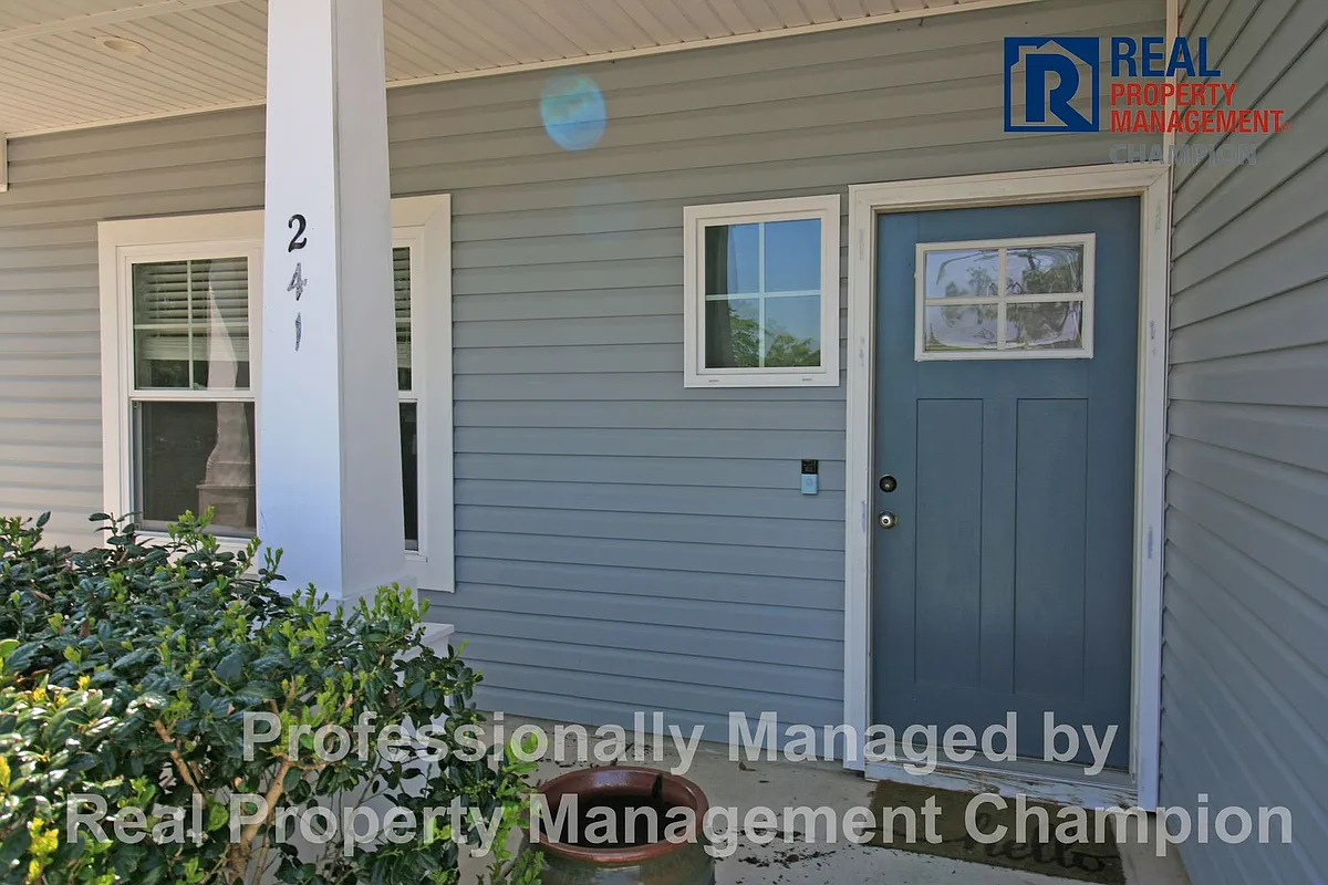 Building Photo - 241 E Ivybridge Dr