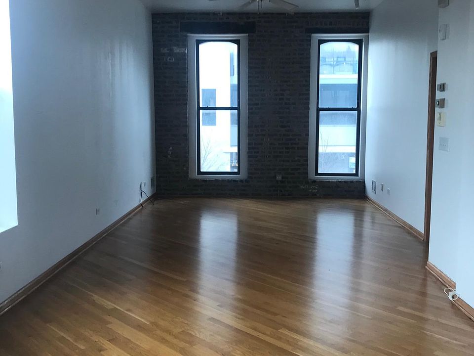 1st image of 800 W Grand Ave #2