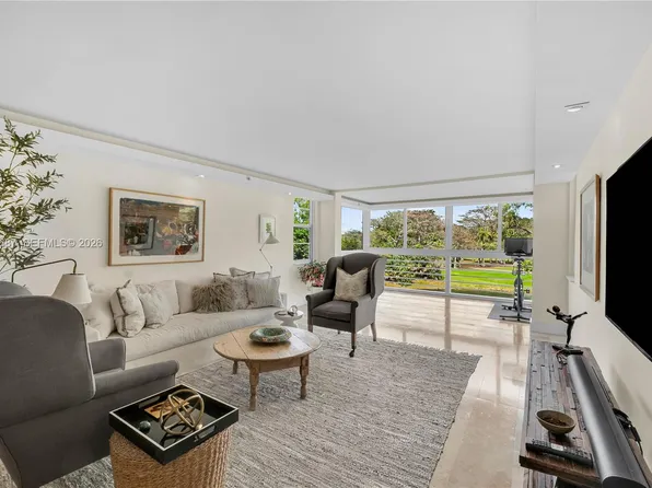4015 W Palm Aire Dr APT 307, Pompano Beach, FL 33069