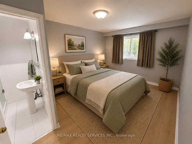 70 Prouse Dr #UPPER — Photo 13