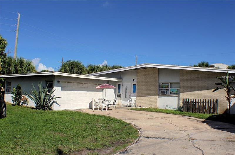 1st image of 124 Young Ave