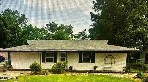98 Russell Blvd