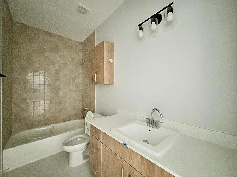 1503 W Saint Francis Ave #12 — Photo 7