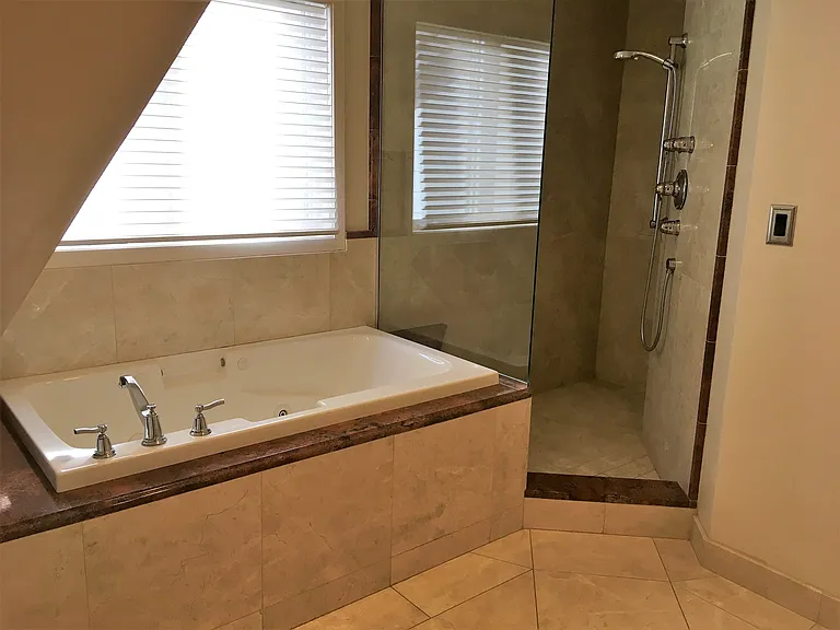 15 NW Portland Ave #112 — Photo 16