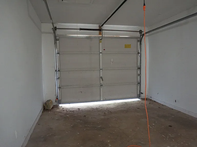 969 Dixie St — Photo 39