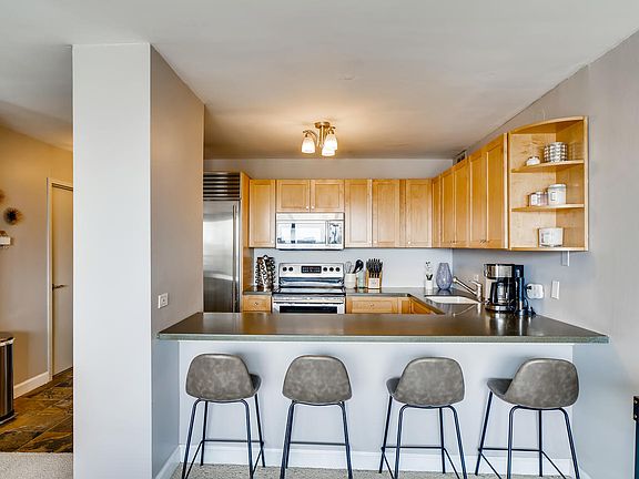 4th image of 1540 N La Salle St #906