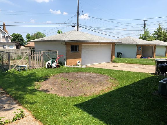 2nd image of 7412 Theota Ave