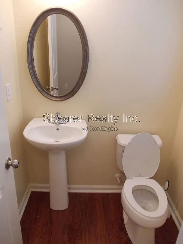 2 bed, 2.5 bath, 1602 sqft, $1,975 — Photo 4