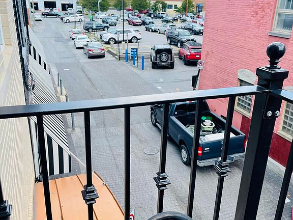 3rd image of 100 Kirk Ave SE