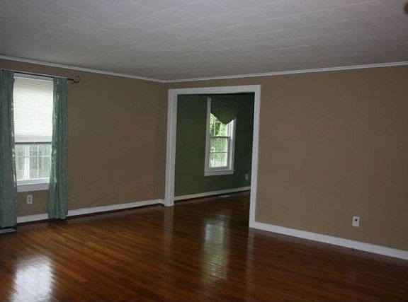 3rd image of 308 Lawrence St