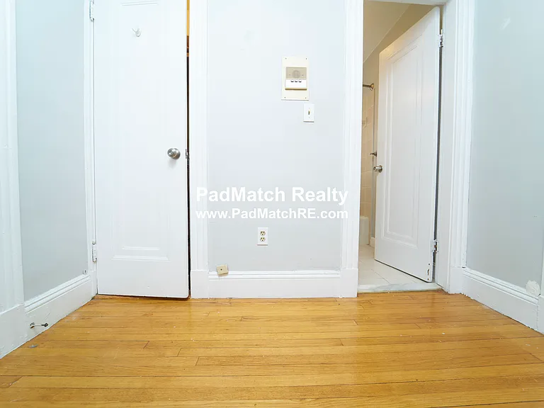 6 Sutherland Rd #34 — Photo 16