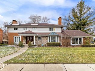 535 Ballantyne Rd, Grosse Pointe Shores, MI 48236