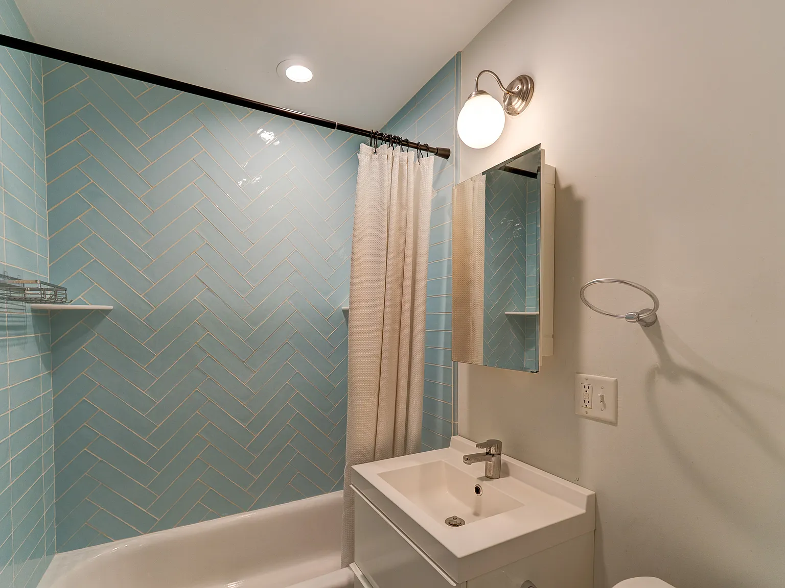 1 bed, $1,900 — Photo 4