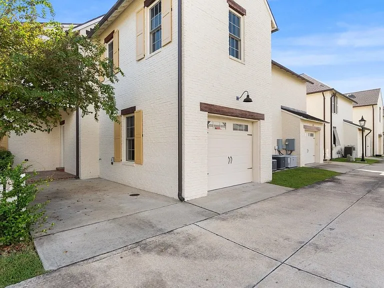 2050 Jabez Dr — Photo 45