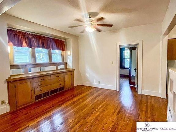 4th image of 2122-2124 S 35th Ave