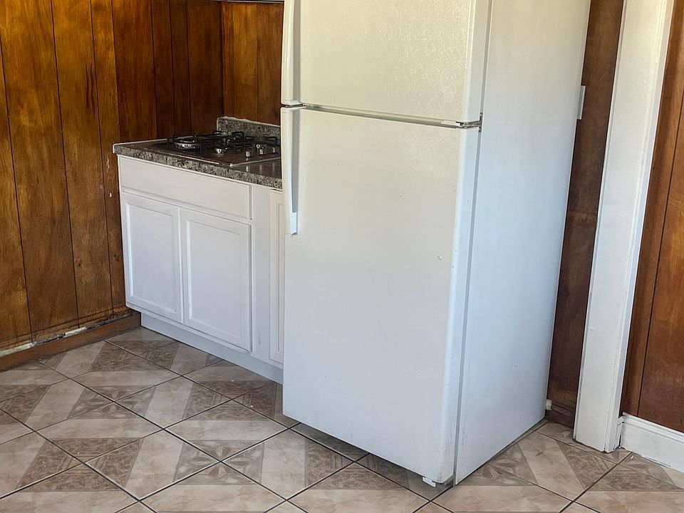 1st image of 4511 E Illinois Ave