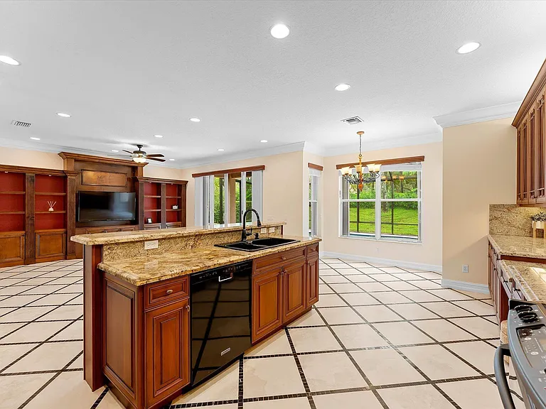 8882 Hidden Acres Dr — Photo 18