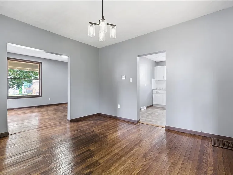 142 Western Ave — Photo 26