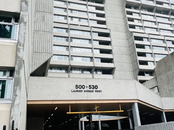 530 Laurier Ave W #910, Ottawa, ON K1R 7T1