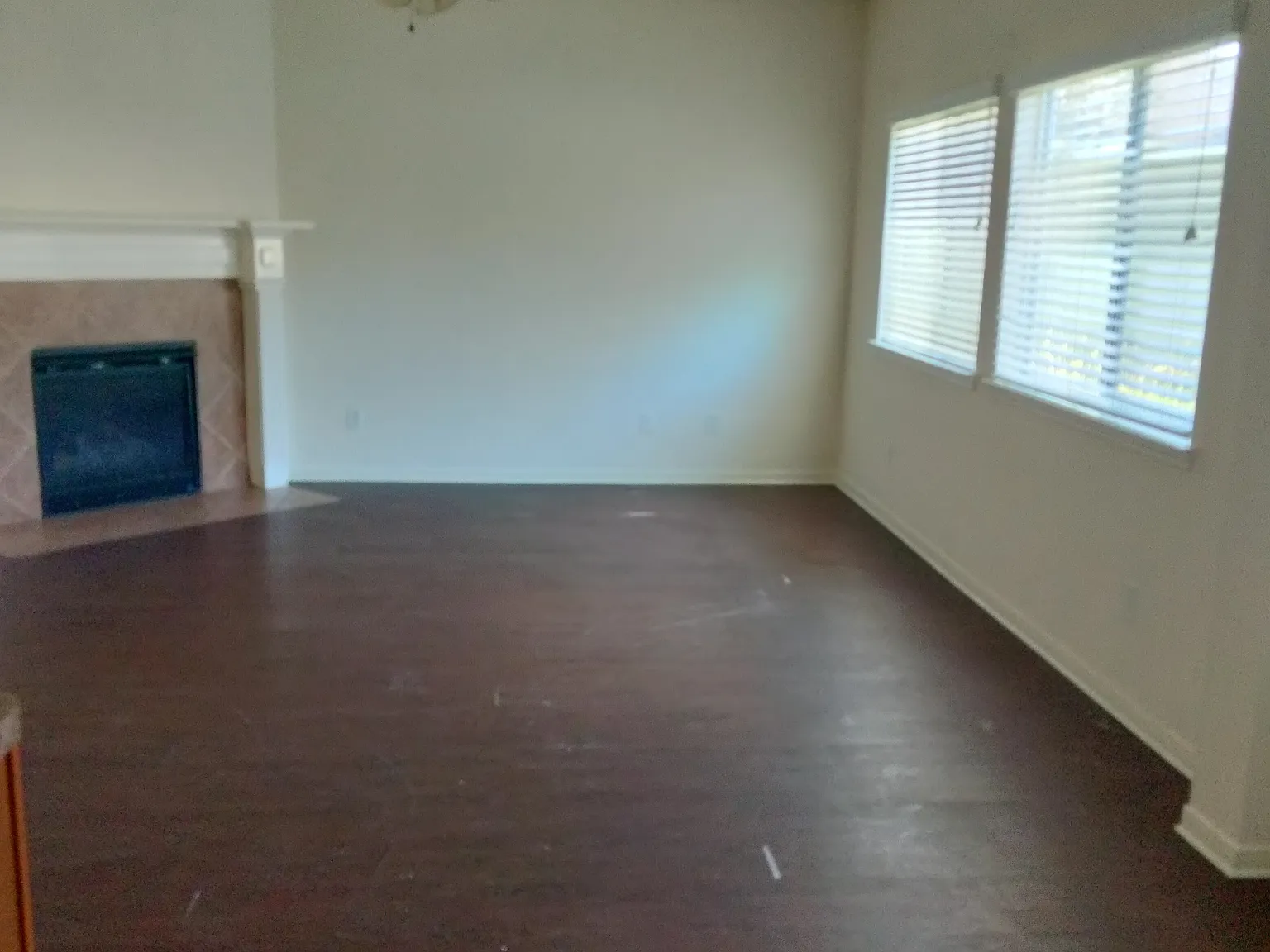 4 bed, 2.5 bath, 2164 sqft, $2,200 — Photo 4