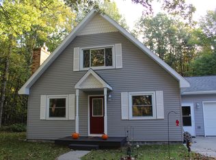 3250 Greenbriar Dr, Lake, MI 48632