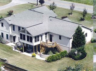 521 State School Rd, Selinsgrove, PA 17870