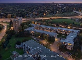 2095 Roche Ct #209, Mississauga, ON L5K2C8