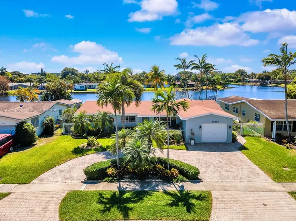 10490 NW 18th Pl, Pembroke Pines, FL 33026