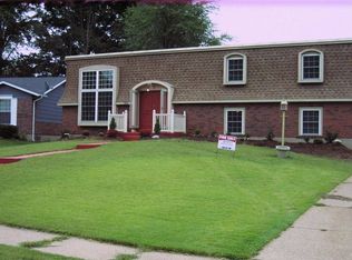 4 Ipswich Ct, Florissant, MO 63033