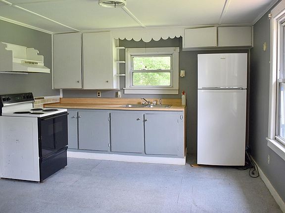 3rd image of 1088 Fairbanks Road
