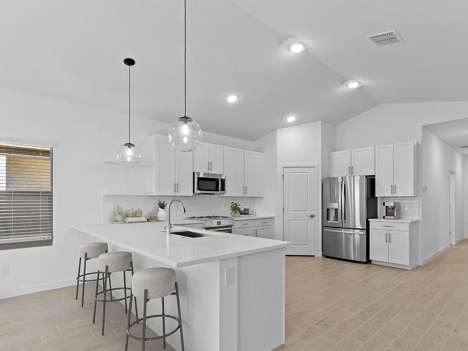 1st image of 7914 N 80th Avenue