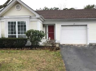 197 Glen Dr, Ridge, NY 11961