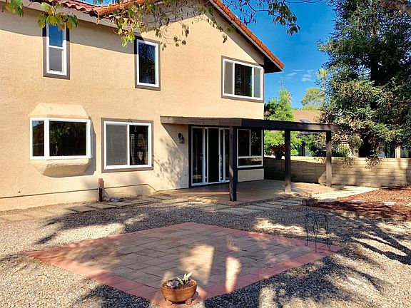 5th image of 1035 Jasmine Ct